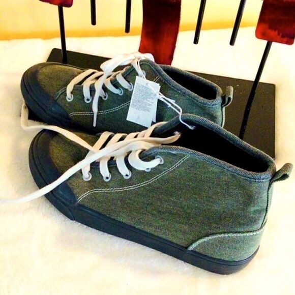 OLD NAVY HIGH TOP LACE UP SNEAKERS -GREEN 5 NWT - Picture 12 of 16